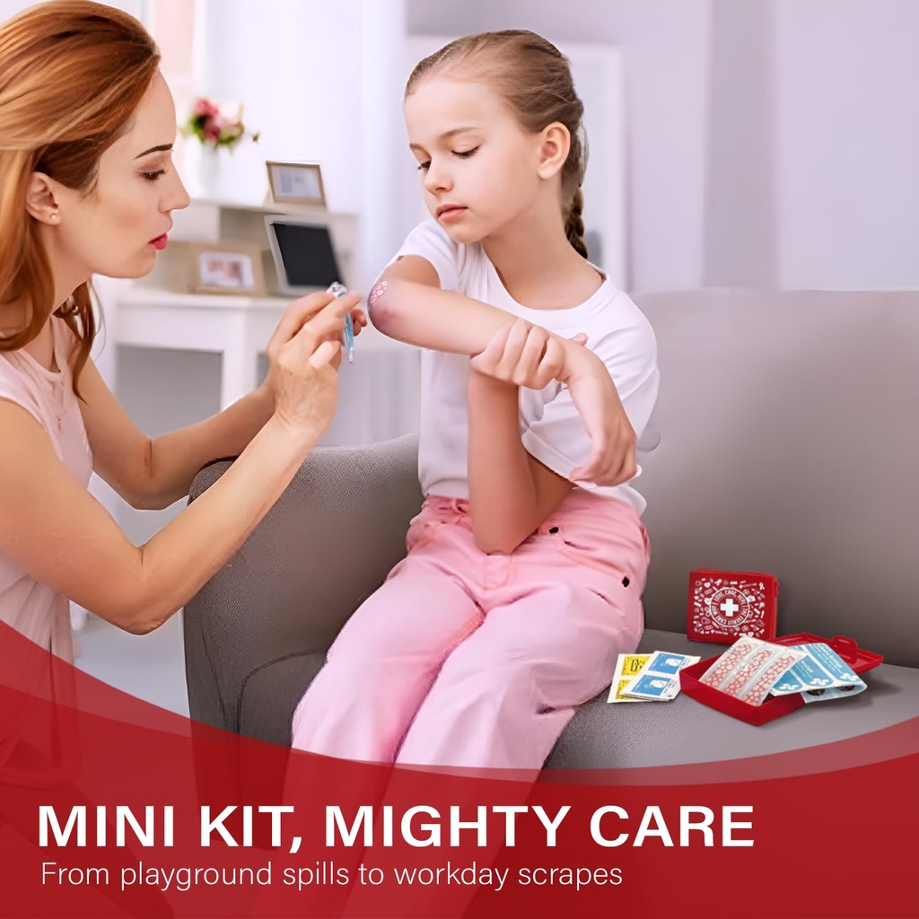 everlit-pocket-aid-mini-first-aid-kit-co-6.jpg