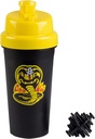 Karate Kid Cobra Kai 25oz Shawer μπουκάλι w/Blender Mixer Ball - Μετρήσεις ποτών, Fliptop, Leakproof Βίδα Lid- Blend Protein Powder, Sports Drinks, Shakes, Smoothies - Επίσημη Άδεια