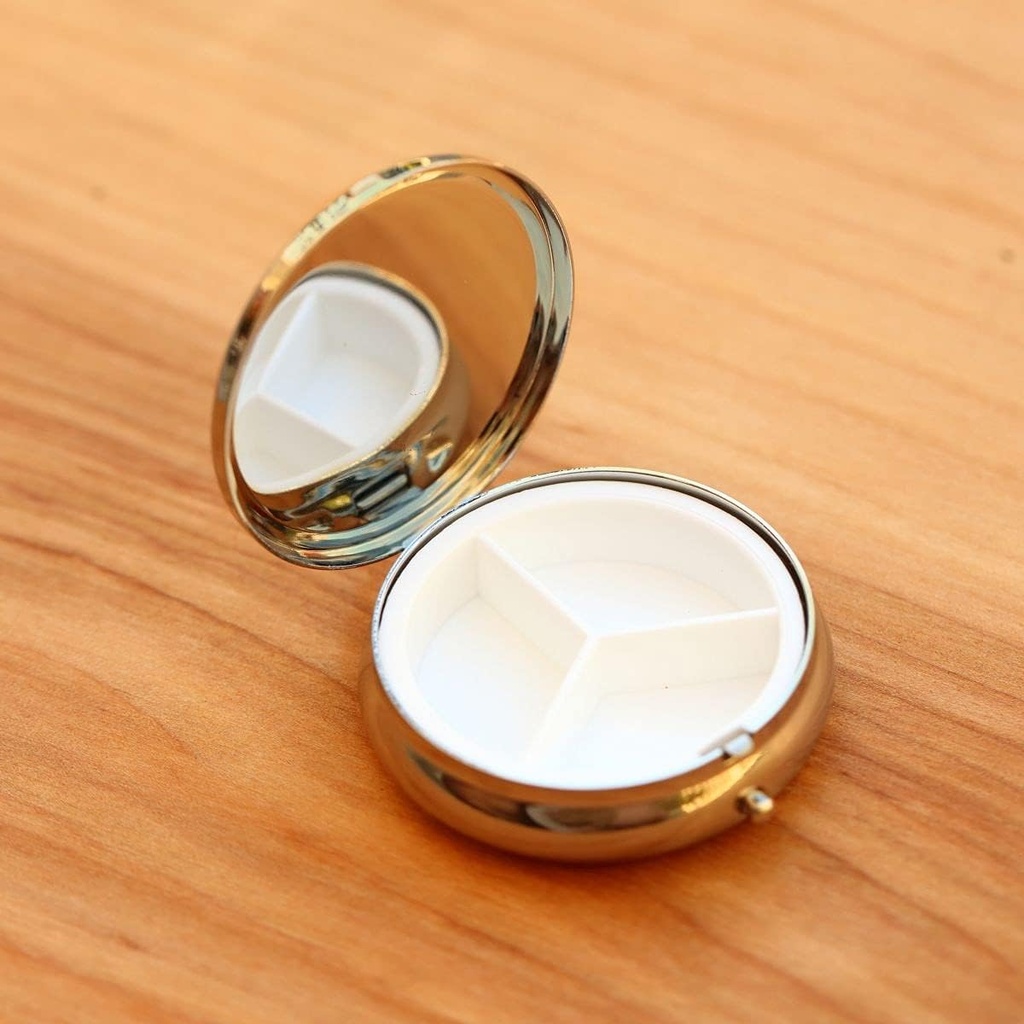 Γάτα και ορείχαλκος φεγγάρι στρογγυλό κουτί χάπι