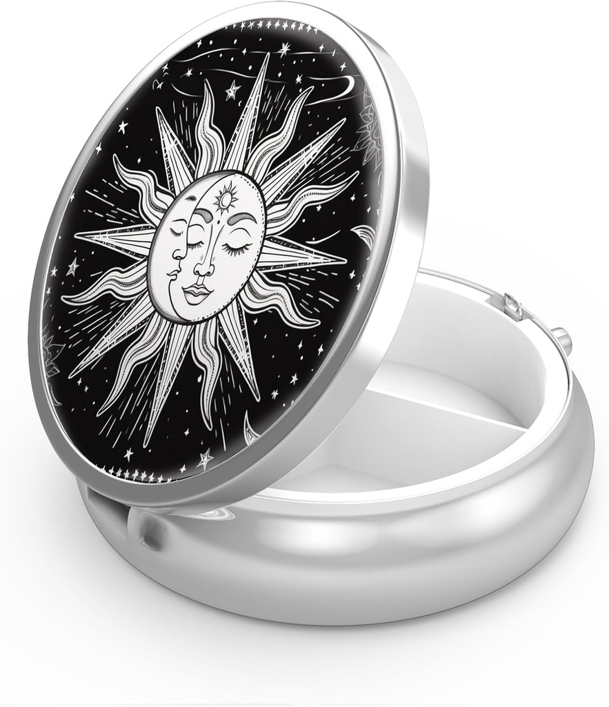 Κουτί χαπιών 3 Διαμέρισμα μικρή θήκη χαπιών, Πόρτο για Pocket ή Purse Pill Organizer Hipl Container Holder για να κρατήσει βιταμίνες, φαρμακευτική αγωγή, ιχθυέλαιο και συμπληρώματα (Ήλιος και Σελήνη)